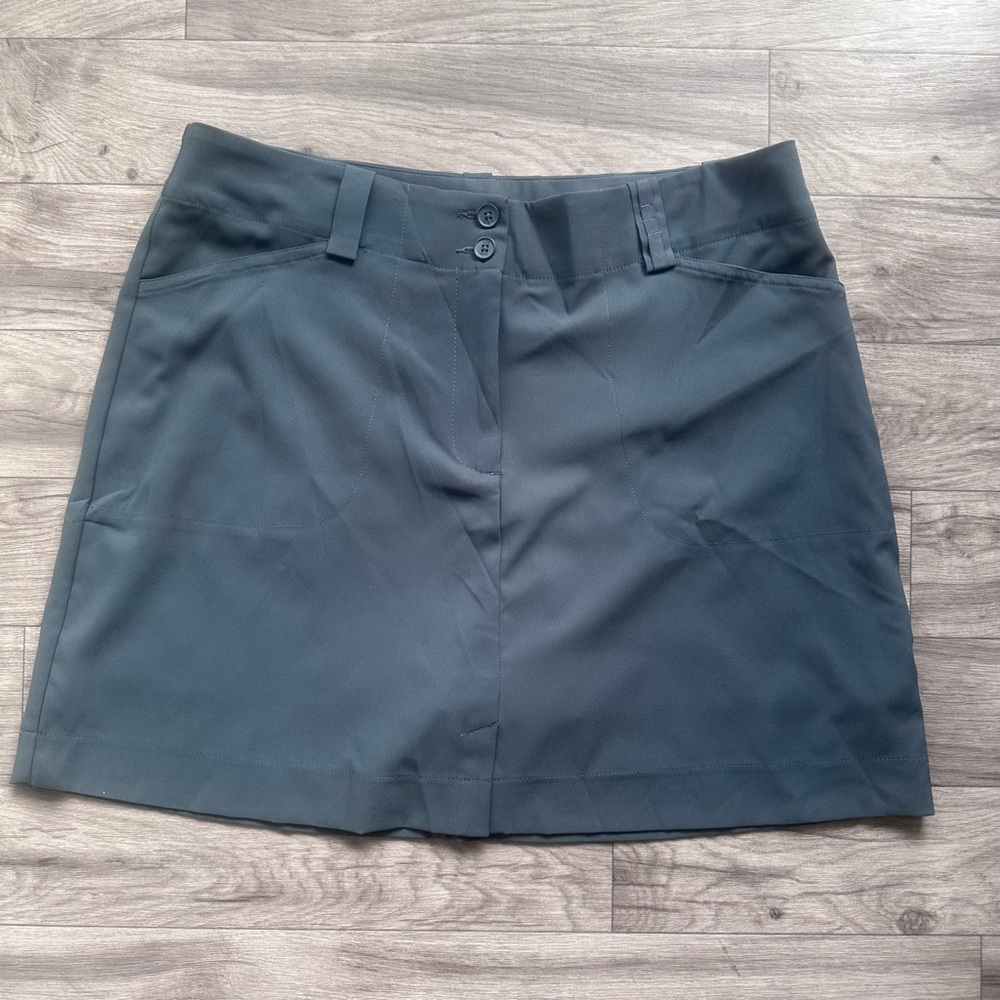 Nike‎ Golf Gray Short skirt.size 12